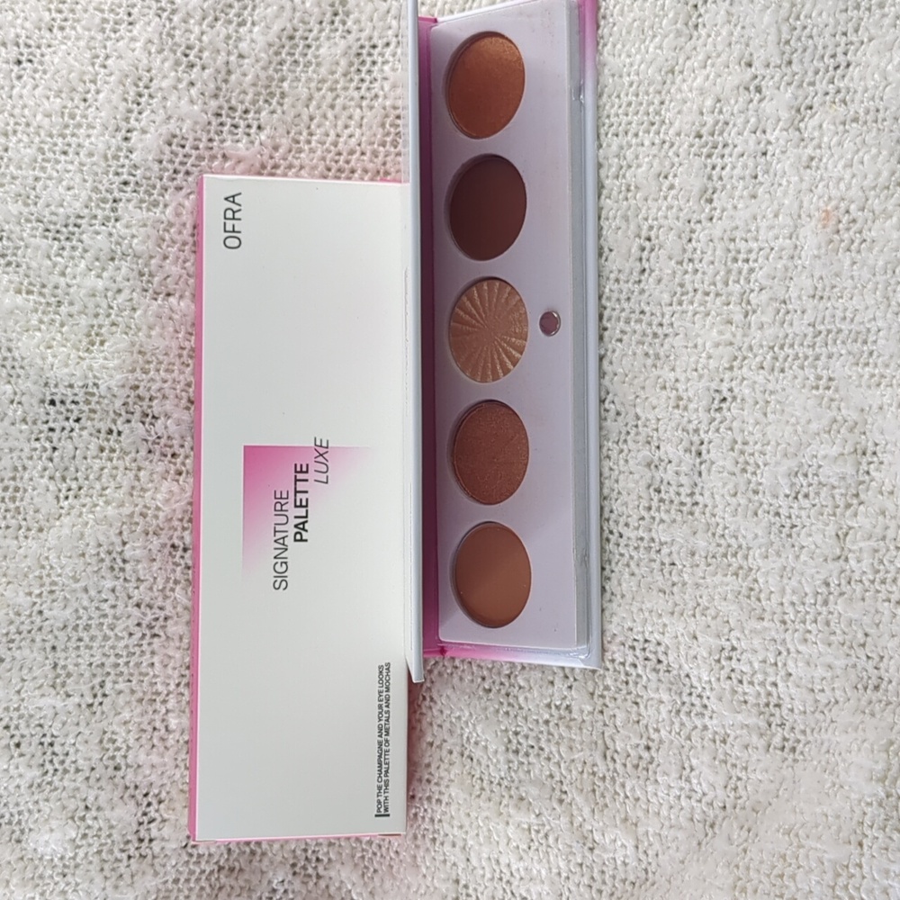 OFRA Signature Palette in Luxe, 7.5g/0.26oz - Picture 1 of 11